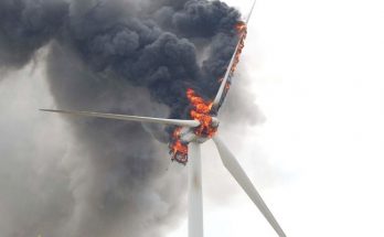 пожары на ветрогенераторах фото